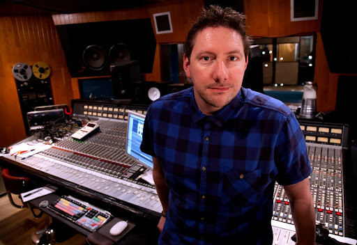Jonathan Casey: Lead vocals and guitar